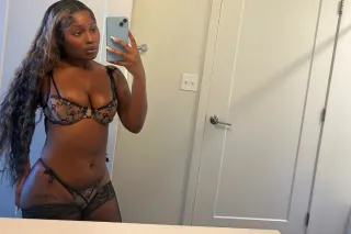 🍫🍩𝙎𝙬𝙚𝙚𝙩 𝙄𝙧𝙧𝙚𝙨𝙞𝙨𝙩𝙞𝙗𝙡𝙚 𝘾𝙝𝙤𝙘𝙤𝙡𝙖𝙩𝙚... - Image 3